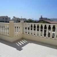 Villa at the second line of the sea / lake, in the suburbs in Republic of Cyprus, Eparchia Pafou, 143 sq.m.