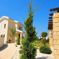 Villa at the second line of the sea / lake, in the suburbs in Republic of Cyprus, Eparchia Pafou, 143 sq.m.