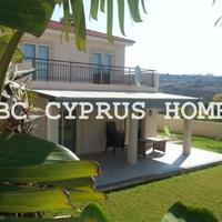 Дом на второй линии моря/озера, в центре города на Кипре, Лимасол, 165 кв.м.
