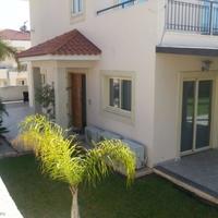 House at the second line of the sea / lake, in the city center in Republic of Cyprus, Lemesou, Limassol, 165 sq.m.