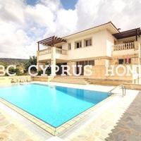 Дом в пригороде на Кипре, Пафос, 485 кв.м.