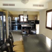 Villa in the suburbs in Republic of Cyprus, Eparchia Pafou, 400 sq.m.