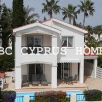 Villa at the second line of the sea / lake in Republic of Cyprus, Eparchia Pafou, 125 sq.m.