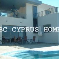 Villa in the suburbs in Republic of Cyprus, Eparchia Pafou, 340 sq.m.