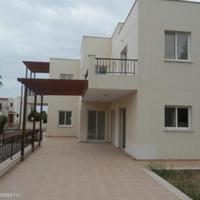 Вилла в центре города, на первой линии моря/озера, в пригороде на Кипре, Пафос, 212 кв.м.