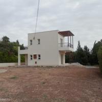 Вилла в центре города, на первой линии моря/озера, в пригороде на Кипре, Пафос, 212 кв.м.