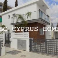 Вилла на второй линии моря/озера на Кипре, Лимасол, 172 кв.м.