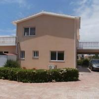 House at the second line of the sea / lake, in the suburbs in Republic of Cyprus, Eparchia Pafou, 290 sq.m.