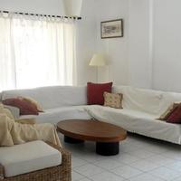 Вилла на первой линии моря/озера, в пригороде на Кипре, Пафос, 150 кв.м.