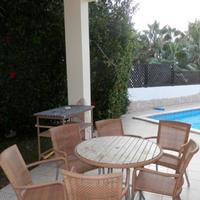 Вилла на первой линии моря/озера, в пригороде на Кипре, Пафос, 197 кв.м.