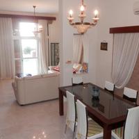 Вилла на первой линии моря/озера, в пригороде на Кипре, Пафос, 197 кв.м.