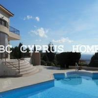 House in the suburbs in Republic of Cyprus, Eparchia Pafou, 250 sq.m.