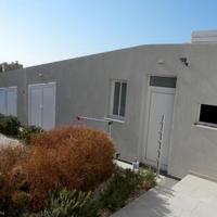 Villa at the second line of the sea / lake, in the suburbs in Republic of Cyprus, Eparchia Pafou, 200 sq.m.