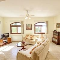 Villa in the suburbs in Republic of Cyprus, Eparchia Pafou, 185 sq.m.