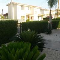 House at the first line of the sea / lake, in the suburbs in Republic of Cyprus, Eparchia Pafou, 200 sq.m.