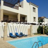 Вилла на второй линии моря/озера на Кипре, Пафос, 180 кв.м.