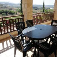 Вилла на второй линии моря/озера на Кипре, Пафос, 180 кв.м.