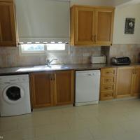 Вилла на второй линии моря/озера на Кипре, Пафос, 180 кв.м.