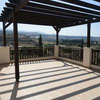 Вилла на второй линии моря/озера на Кипре, Пафос, 180 кв.м.