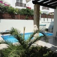 Вилла в центре города, в пригороде на Кипре, Пафос, 90 кв.м.