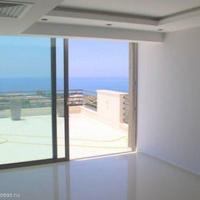 Villa at the first line of the sea / lake, in the suburbs in Republic of Cyprus, Eparchia Pafou, 490 sq.m.