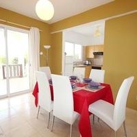 Villa at the first line of the sea / lake, in the suburbs in Republic of Cyprus, Eparchia Pafou, 160 sq.m.