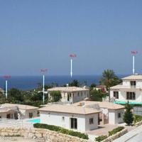 Вилла на первой линии моря/озера на Кипре, Пафос, 210 кв.м.