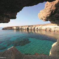 Вилла на первой линии моря/озера на Кипре, Пафос, 210 кв.м.