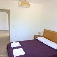 Villa in the city center, at the first line of the sea / lake, in the suburbs in Republic of Cyprus, Eparchia Pafou, 160 sq.m.