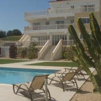 Дом на второй линии моря/озера, в пригороде на Кипре, Пафос, 467 кв.м.