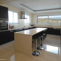 Дом на второй линии моря/озера, в пригороде на Кипре, Пафос, 467 кв.м.