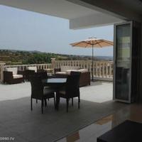 Дом на второй линии моря/озера, в пригороде на Кипре, Пафос, 467 кв.м.