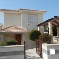 Вилла в центре города, на первой линии моря/озера, в пригороде на Кипре, Пафос, 298 кв.м.