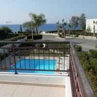 Вилла в центре города, на первой линии моря/озера, в пригороде на Кипре, Пафос, 298 кв.м.