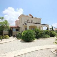 Дом на второй линии моря/озера, в центре города, в пригороде на Кипре, Пафос, 340 кв.м.
