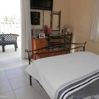 Вилла в центре города, на первой линии моря/озера на Кипре, Пафос, 165 кв.м.