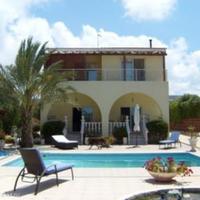 Дом на второй линии моря/озера, в пригороде на Кипре, Пафос, 180 кв.м.