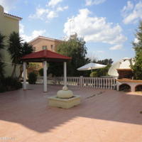 Дом на второй линии моря/озера, в пригороде на Кипре, Пафос, 180 кв.м.