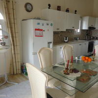 Дом на второй линии моря/озера, в пригороде на Кипре, Пафос, 180 кв.м.