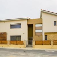 Вилла в центре города, в пригороде на Кипре, Лимасол, 265 кв.м.