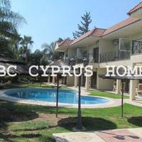 Hotel at the second line of the sea / lake, in the city center in Republic of Cyprus, Lemesou, 1017 sq.m.