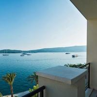 Flat at the first line of the sea / lake in Montenegro, Tivat, 77 sq.m.