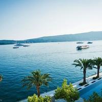 Flat at the first line of the sea / lake in Montenegro, Tivat, 77 sq.m.