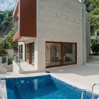 Villa at the first line of the sea / lake in Montenegro, Budva, Przno, 285 sq.m.
