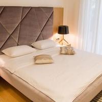 Flat at the first line of the sea / lake in Montenegro, Budva, 157 sq.m.