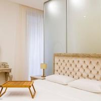 Flat at the first line of the sea / lake in Montenegro, Budva, 157 sq.m.