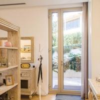 Flat at the first line of the sea / lake in Montenegro, Budva, 157 sq.m.