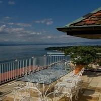 Penthouse at the second line of the sea / lake, in the city center in Guyane, 240 sq.m.