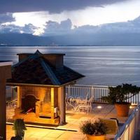 Penthouse at the second line of the sea / lake, in the city center in Guyane, 240 sq.m.