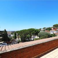Townhouse in the city center, in the suburbs in Spain, Catalunya, Begur, 265 sq.m.